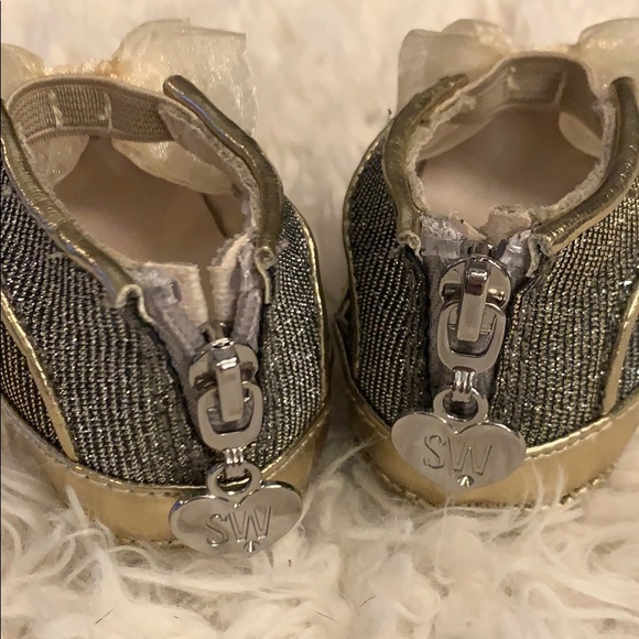 Stuart Weitzman Baby Bootie - Picture 4 of 4